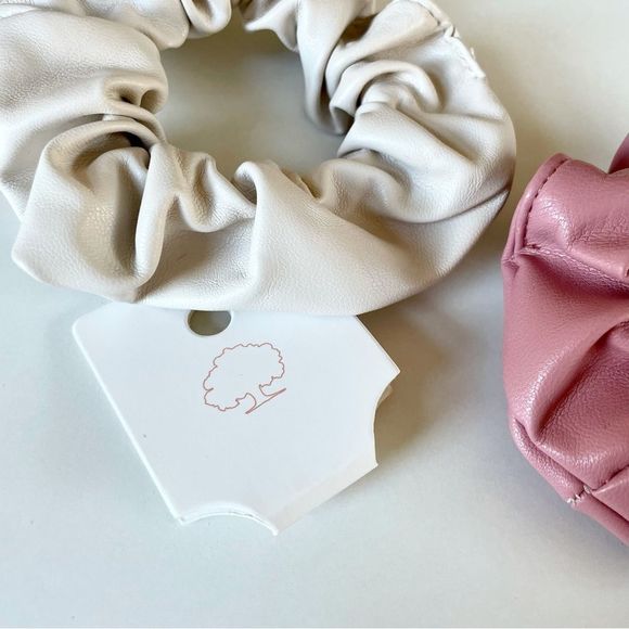 Set of 3 Faux Leather Pink & Off White Scrunchies, NWT. Pleather, On-Trend - Picture 7 of 7